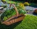 decorar tu jardín con productos de mimbre artesanal
